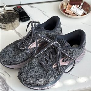 Brooks Women's Gray Running Shoes